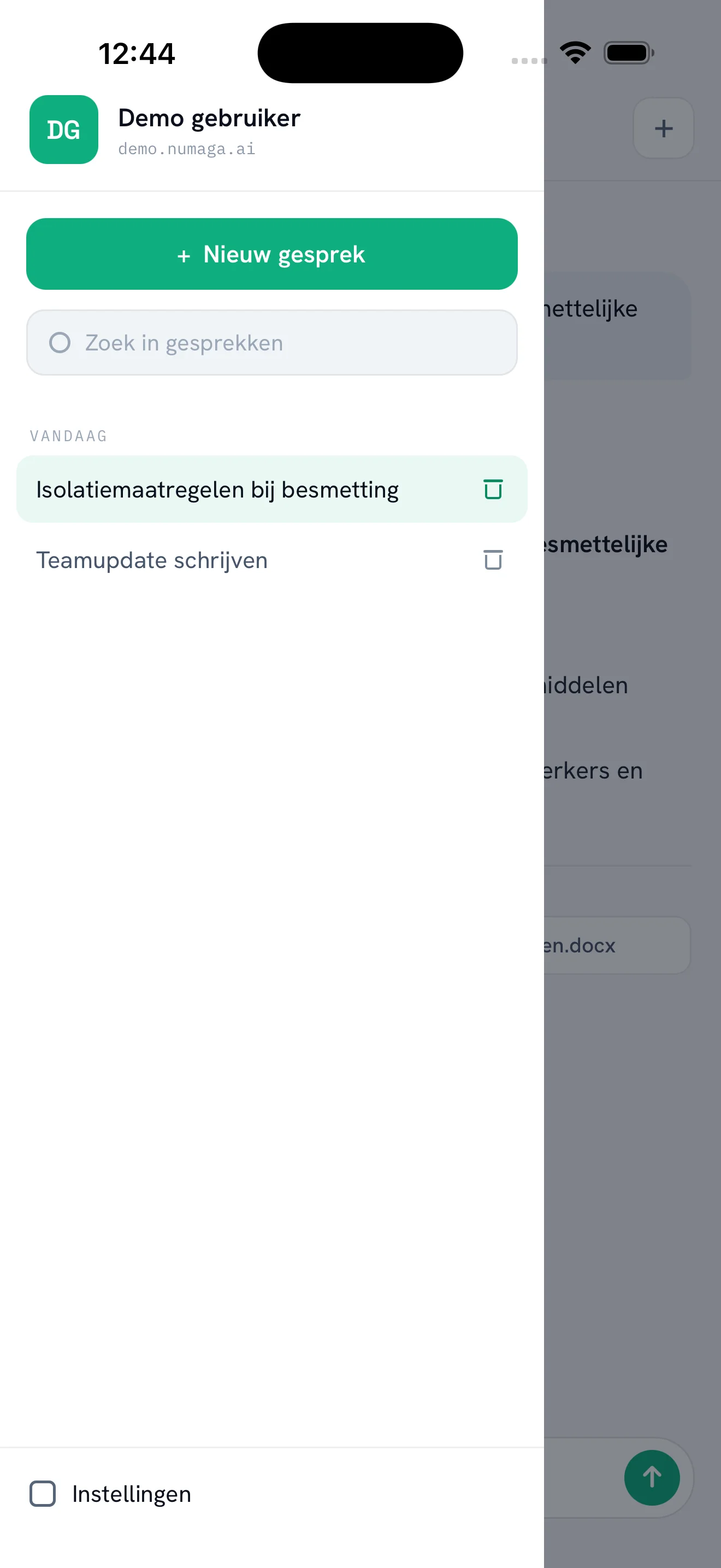 Numaga chat app: sidebar with conversations, search and settings in a dedicated secured environment (product UI shown in Dutch)